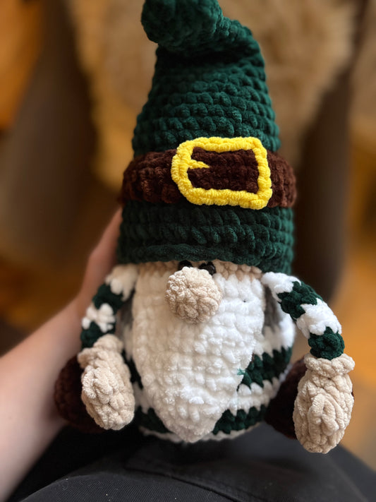 Kuschelwichtel – handgehäkelter Weihnachtswichtel aus Chenillegarn